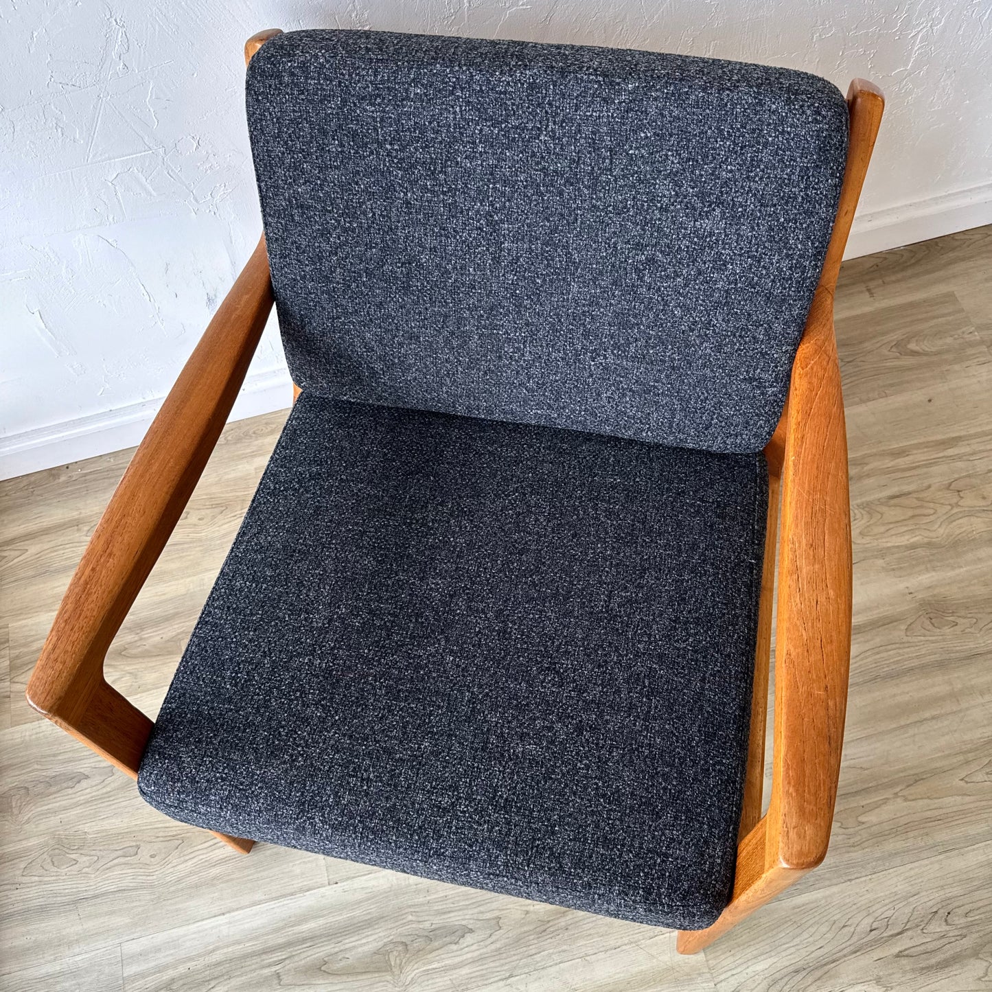 Ole Wanscher Senator Lounge Chair