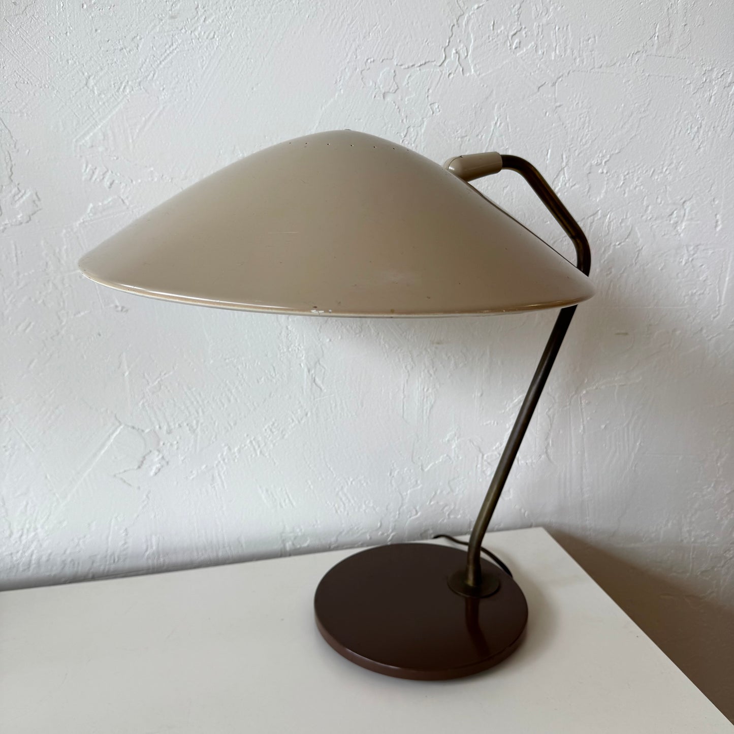 Gerald Thurston for Lightolier Saucer Table Lamp